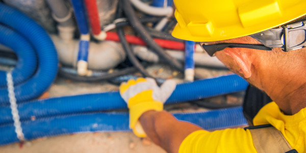 Electricistas Industriales · Instaladores Alta / Baja Tensión Braojos de la Sierra · Revisión y mantenimiento de cuadros eléctricos y sistemas de control