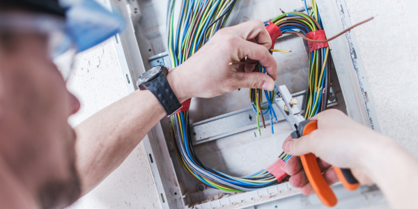 Electricistas Industriales · Instaladores Alta / Baja Tensión Braojos de la Sierra · Reemplazo de cables, disyuntores, fusibles y contactores desgastados