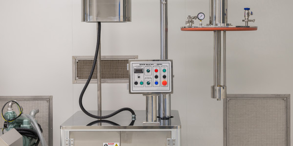 Tuberos · Instalación / Mantenimiento Tuberías Industriales Meco · Montaje de tuberías para transportar líquidos, gases o productos químicos